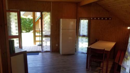 Camping Domaine Du Lac Chambon