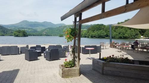 Camping Domaine Du Lac Chambon