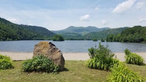Camping Domaine Du Lac Chambon