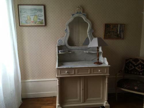 Hostal Chateau De Martigny