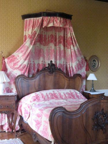 Hostal Chateau De Martigny