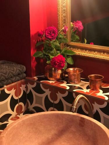 Hostal Chateau De Martigny
