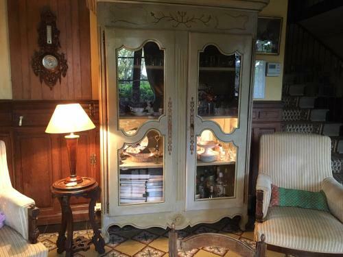 Hostal Chateau De Martigny