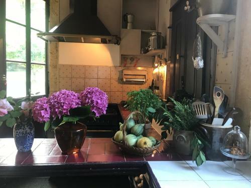 Hostal Chateau De Martigny