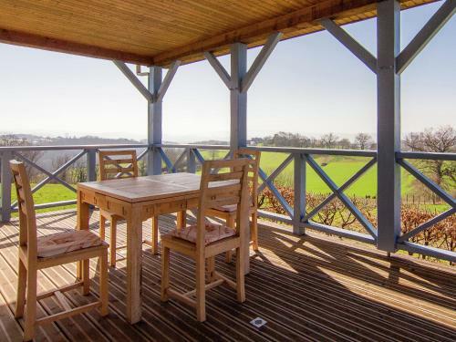 Beautiful Villa In Sioniac With Swimming Pool