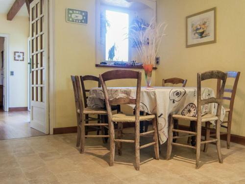 Spacious Holiday Home In Sioniac With Private Swimming Pool