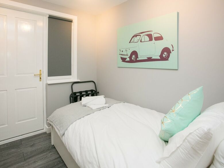 Malone Place Apartment