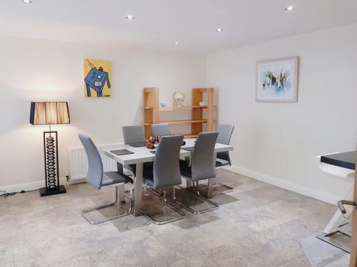 Central City Apartment - Free Parking