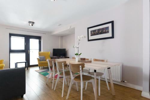 Central Belfast Apartments: Winter Gardens I