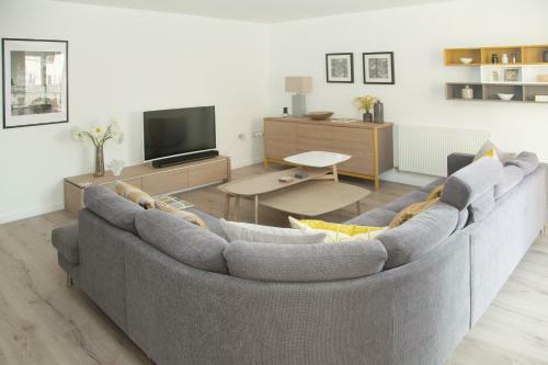 Tailored Stays - The Marque Grande Apartment