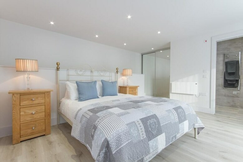 Apartamento Citystay - Midsummer Mews