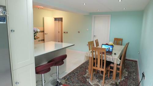 Hostal Welcome Inn Residence & Suites