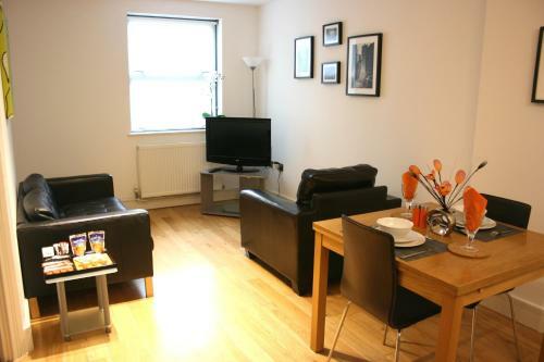 Westciti Chatsworth Road Apartments