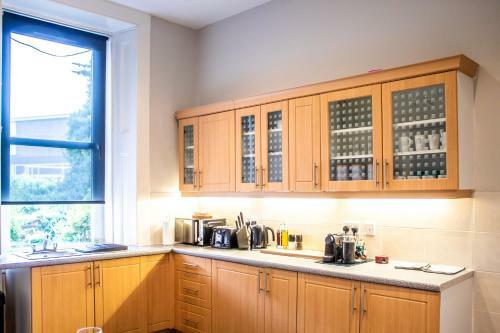 Anchored - Spacious Apartment In Glasgow's Southside