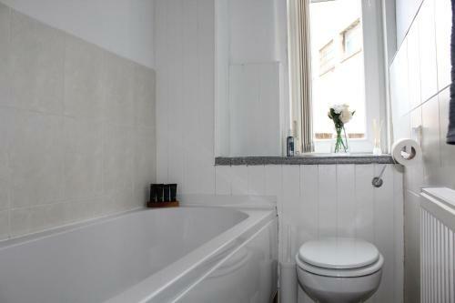 Anchored - Spacious Apartment In Glasgow's Southside
