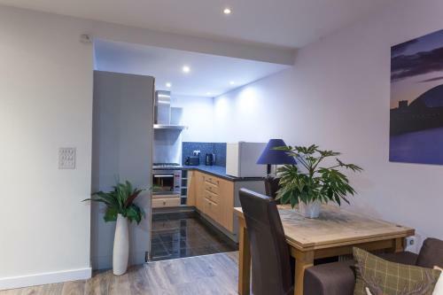 Riverside West End Apartment