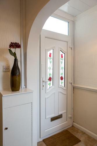 Lomond Serviced Apartments- Hydro House
