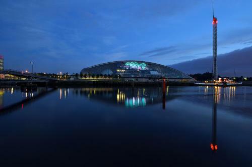 Glasgow Central River Apartment With Parking