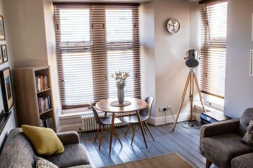 Anchored - Unique Apartment In Glasgow's West End