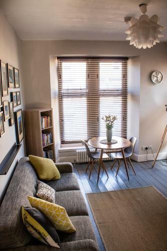 Anchored - Unique Apartment In Glasgow's West End