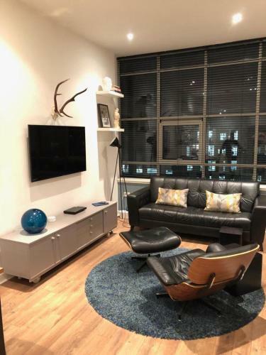 Stylish Merchantcity Apartment, Fantastic Location