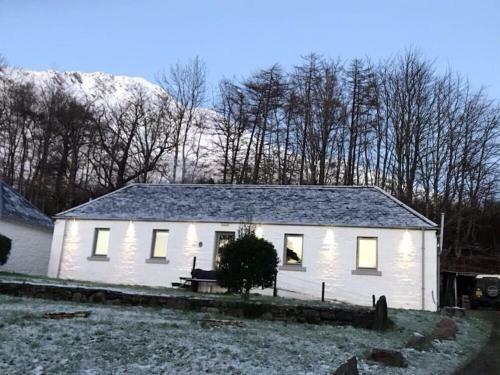 Hotel Knoydart Snugs (The Old Forge)