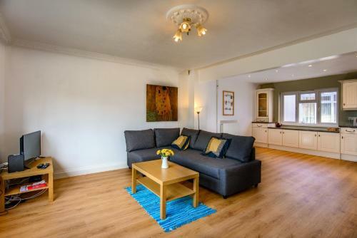 Liberty View Apartment: Central Location + Parking