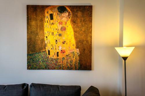 Liberty View Apartment: Central Location + Parking