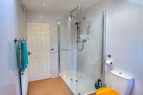 Liberty View Apartment: Central Location + Parking
