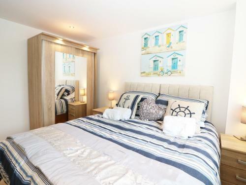 7 Ocean Gateway, Hythe