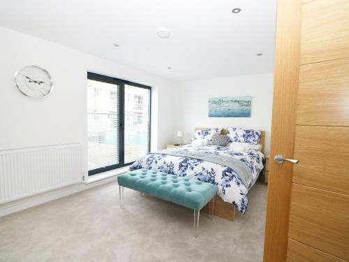 7 Ocean Gateway, Hythe