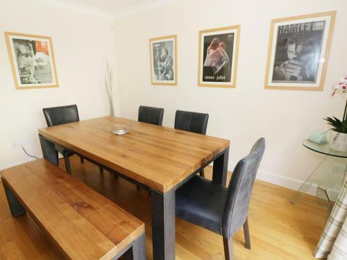The Willows, Shipston-on-stour