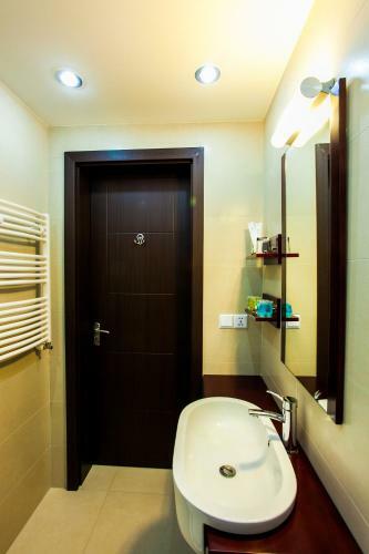 Hotel Crystal Hill Resort