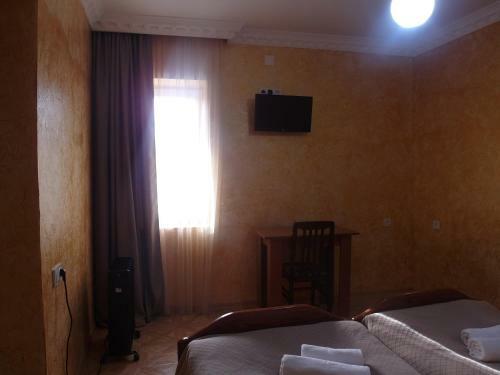 Hostal Mestia 4 Season