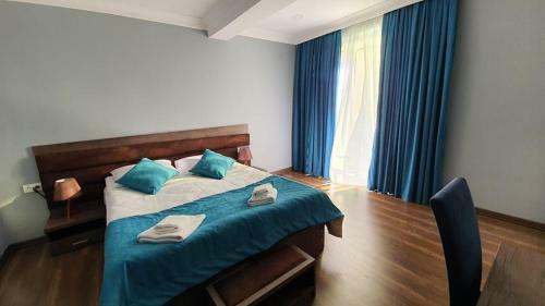 Hostal Mestia 4 Season