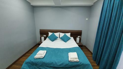 Hostal Mestia 4 Season