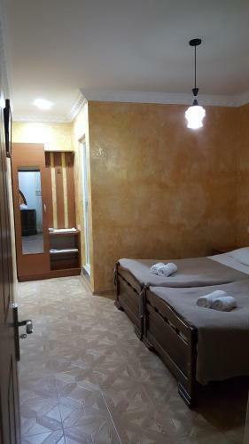 Hostal Mestia 4 Season