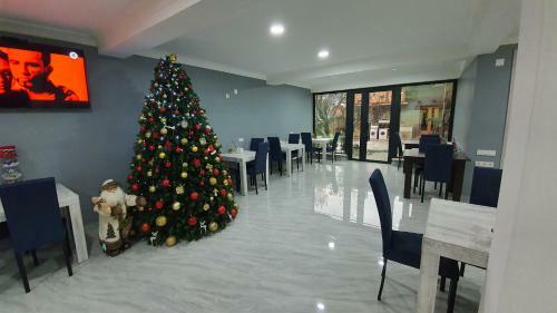 Hostal Mestia 4 Season