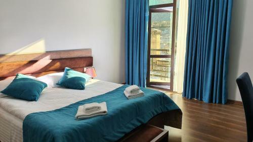 Hostal Mestia 4 Season