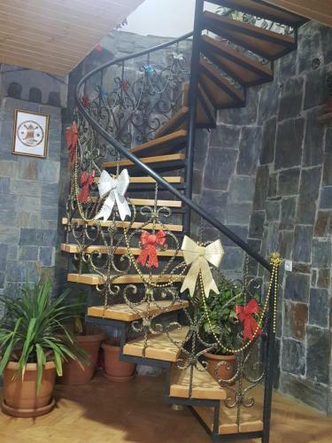 Hostal Mestia 4 Season