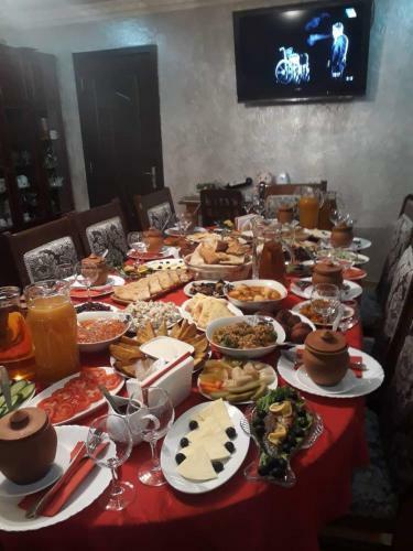 Hostal Mestia 4 Season
