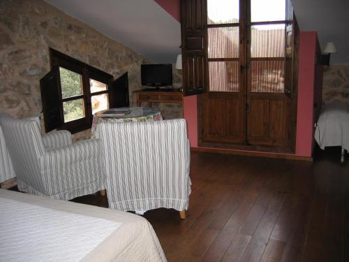 Hotel De Monta�a Cueva Ahumada