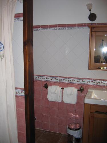 Hotel De Monta�a Cueva Ahumada