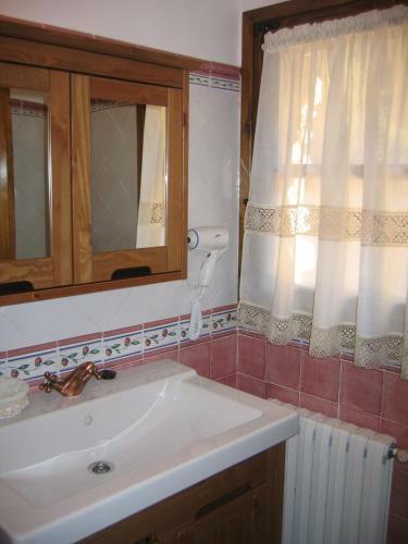 Hotel De Monta�a Cueva Ahumada