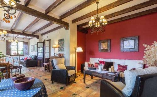 Hotel De Monta�a Cueva Ahumada