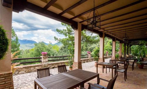 Hotel De Monta�a Cueva Ahumada