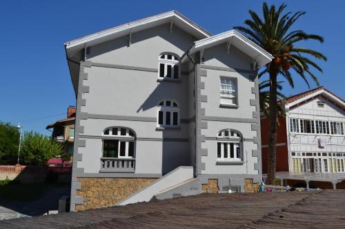 Hostal Alamar Surf House