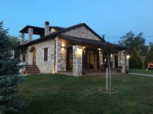 Petrini Villa Avramilias