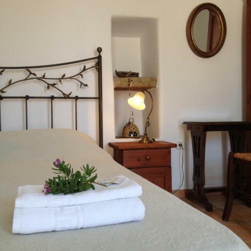Hostal Villa Lemonia - Guest House