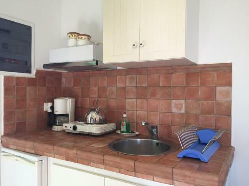 Hostal Villa Lemonia - Guest House